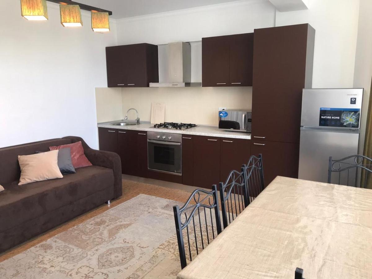 стильная и уютная однокомнатная в г.алматы Apartment *